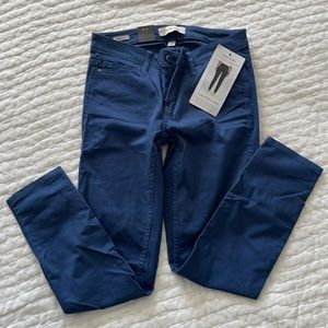 NWT - Calvin Klein Jeans 👖 in dark denim